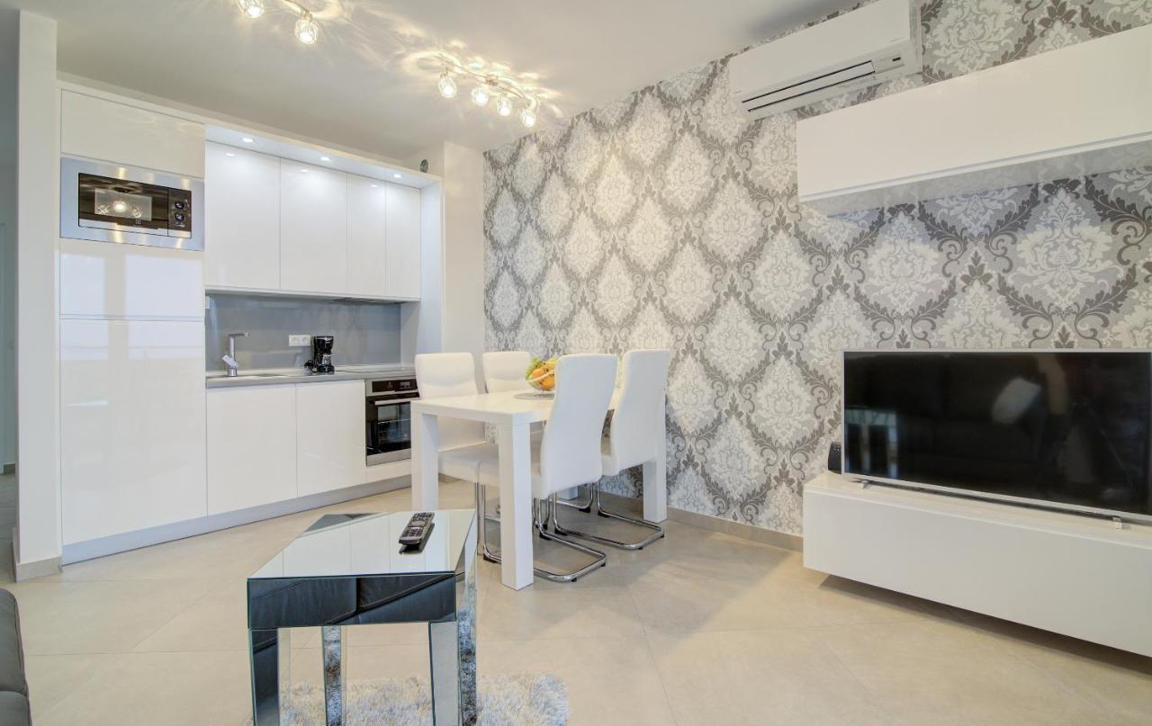 Apartments Luka - Villa Sunce セニ エクステリア 写真