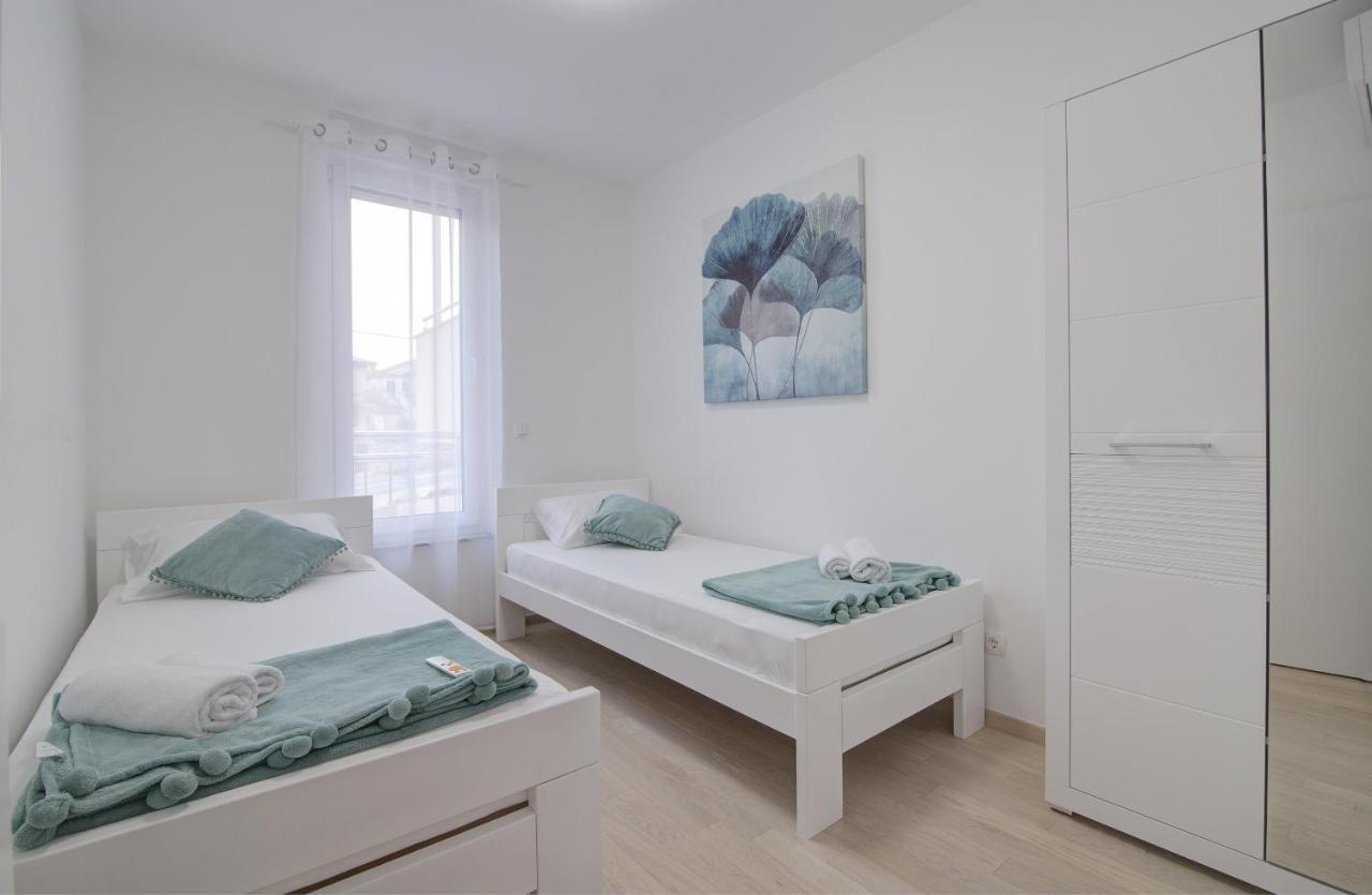 Apartments Luka - Villa Sunce セニ エクステリア 写真