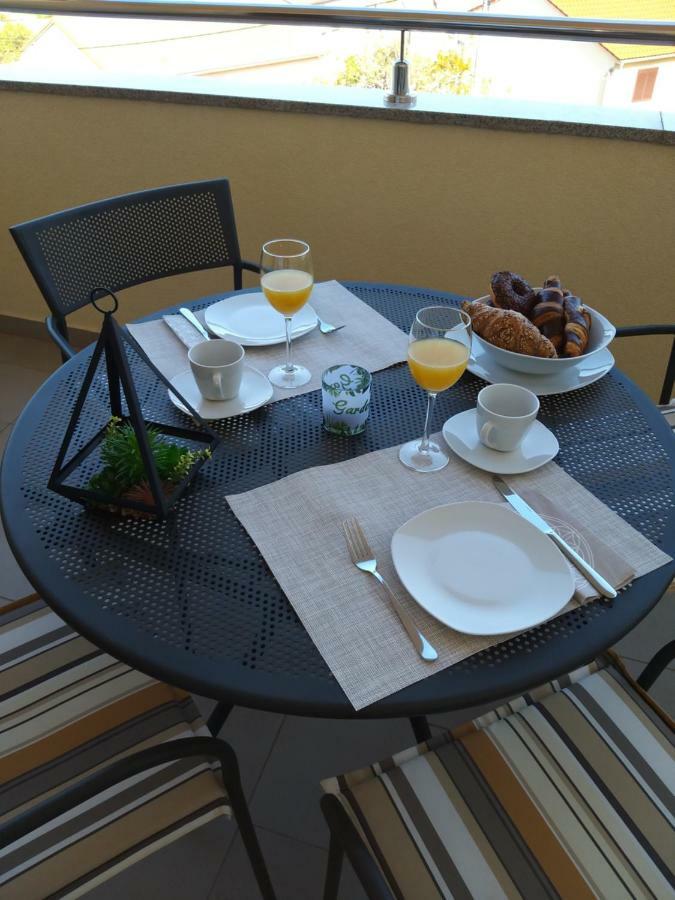 Apartments Luka - Villa Sunce セニ エクステリア 写真